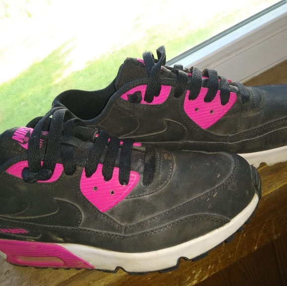 Women's Nike Air Max Sneakers - Picture 2 of 3